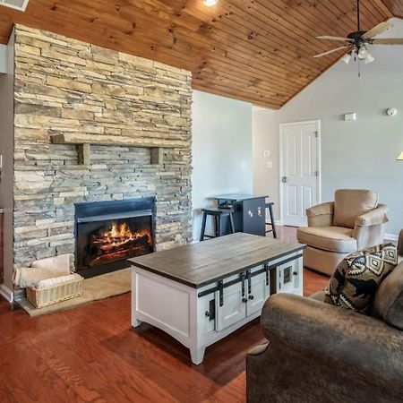 Sweet Pea Cottage Updated Furnishings Arcade Game Hoa Community Outdoor Pool Pigeon Forge Exterior foto